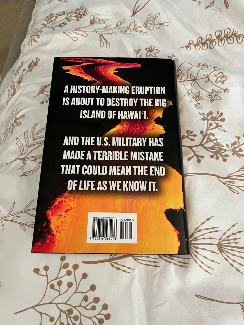 Eruption by - James Patterson and Michael Crichton  Hardcover